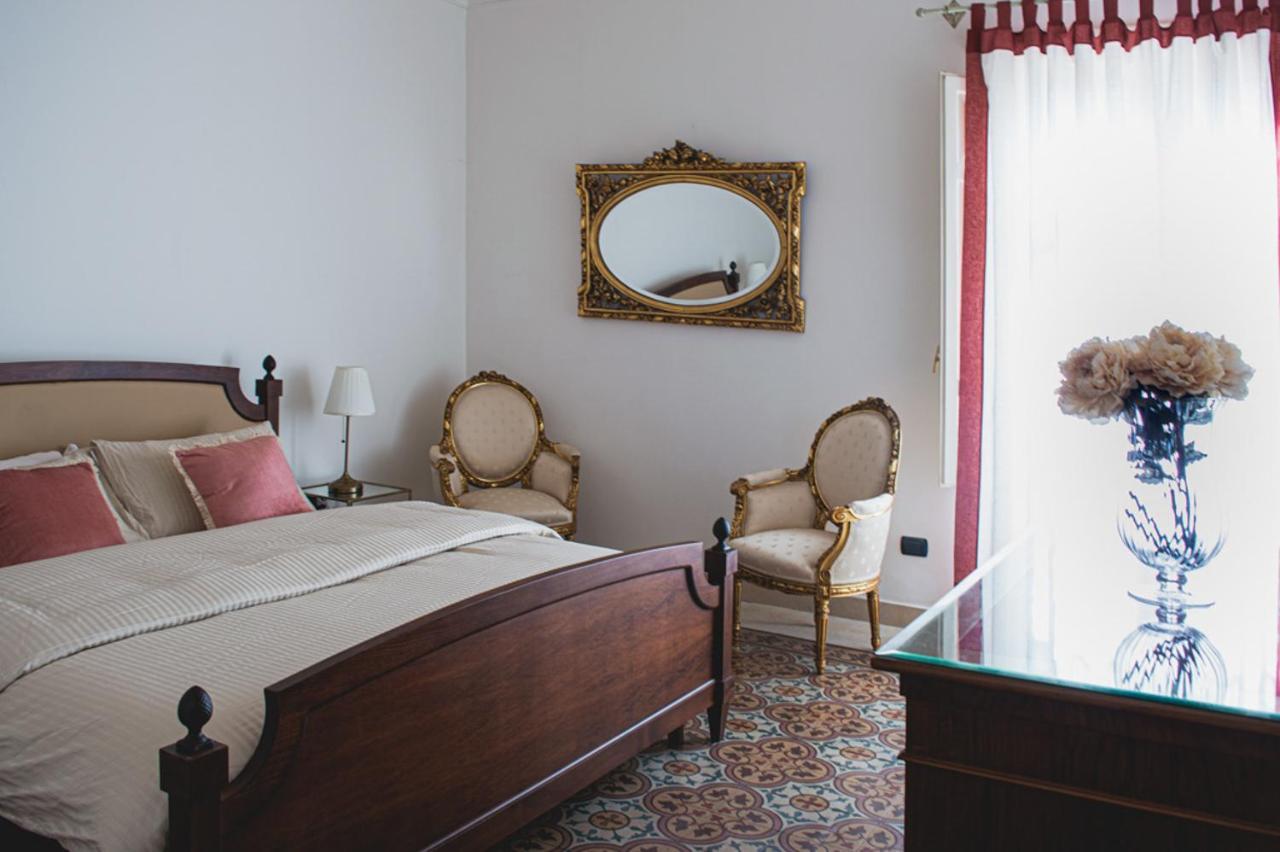 Santa Domenica Guest House คาตาเนีย ภายนอก รูปภาพ