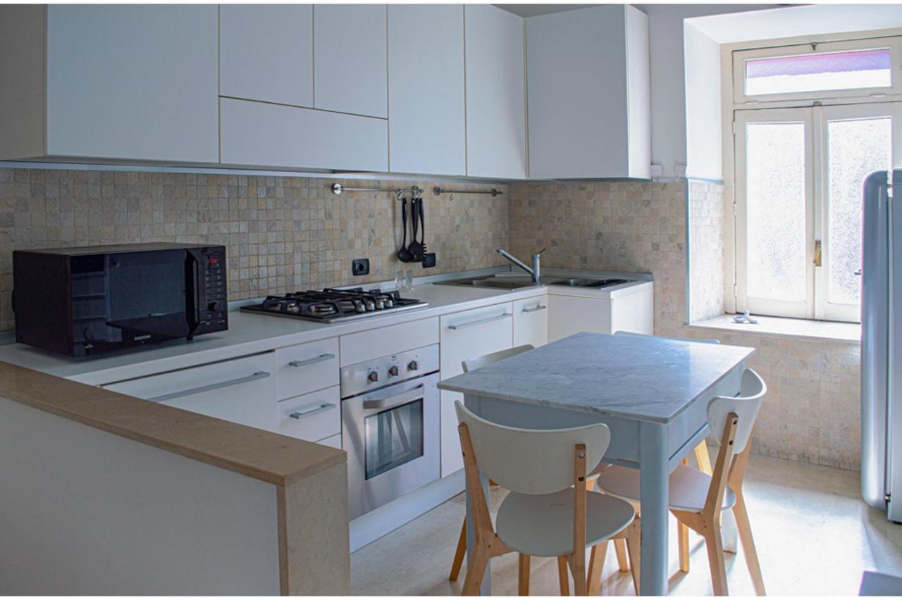 Santa Domenica Guest House คาตาเนีย ภายนอก รูปภาพ