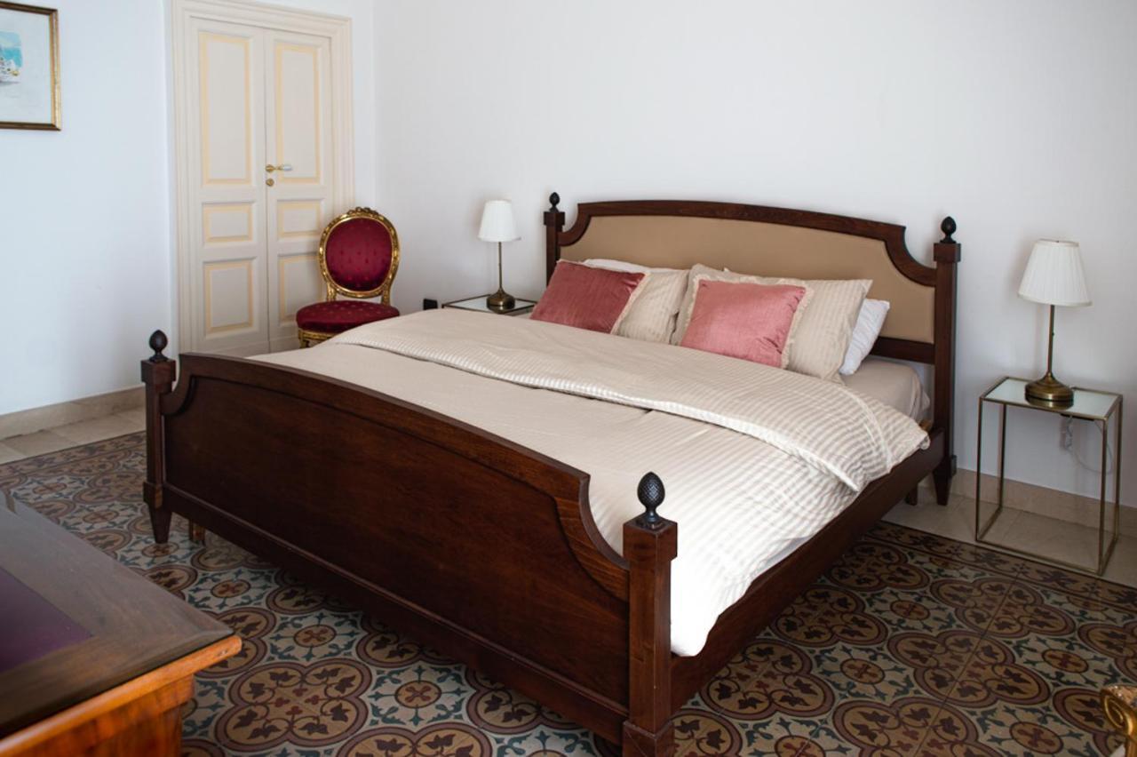 Santa Domenica Guest House คาตาเนีย ภายนอก รูปภาพ